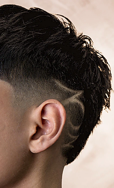 Desvanecido con línea de diseño junto a la oreja